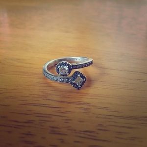 Pandora ring